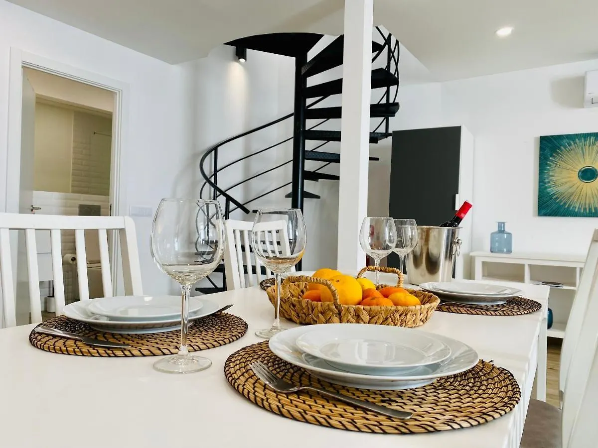 Tia Anica House I - Apartment With Terrace In Central Fuseta Beach Village