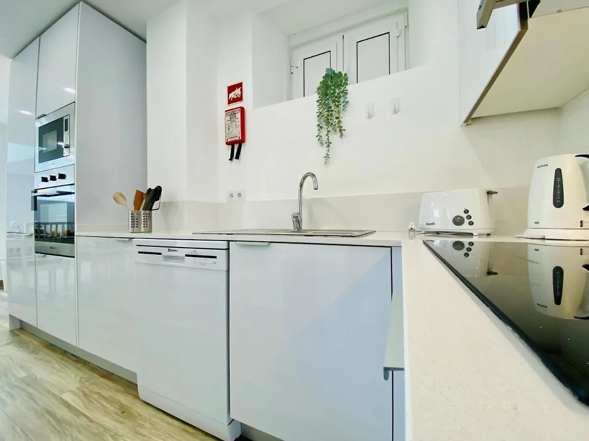 Tia Anica House I - Apartment With Terrace In Central Fuseta Beach Village